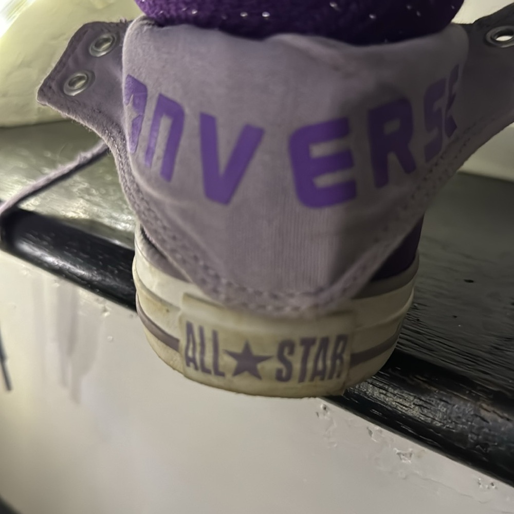 Women’s size 8 purple Converse high tops - Picture 8 of 11
